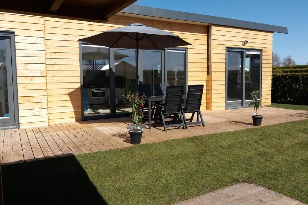 Luxe Vakantie Bungalow Met 3 Slaapkamers Dronrijp Ngoại thất bức ảnh